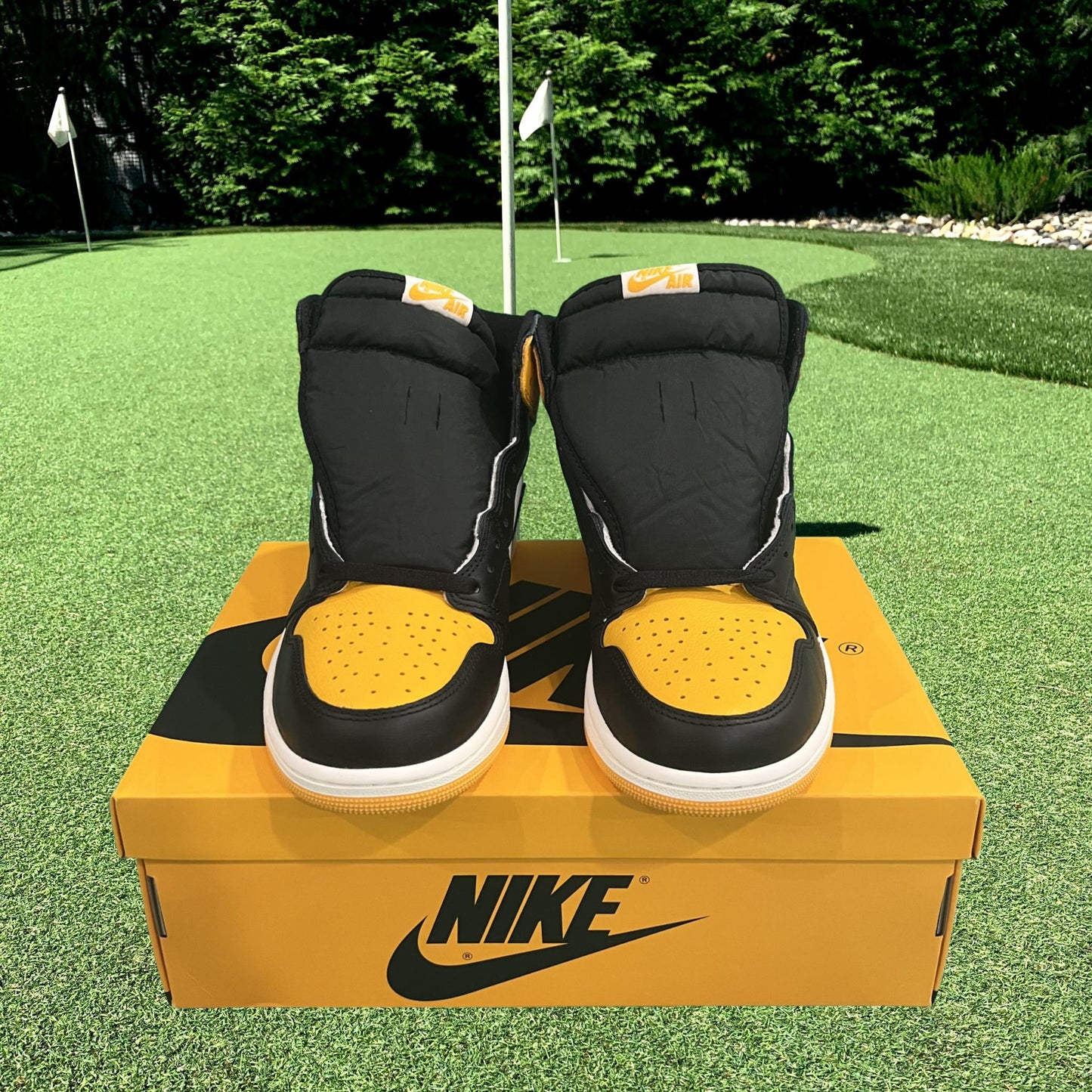 Air Jordan 1 Retro High OG Yellow Toe